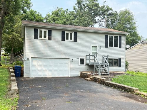 8910 Memory Trl, Wonder Lake, IL, 60097-8831 | Card Image