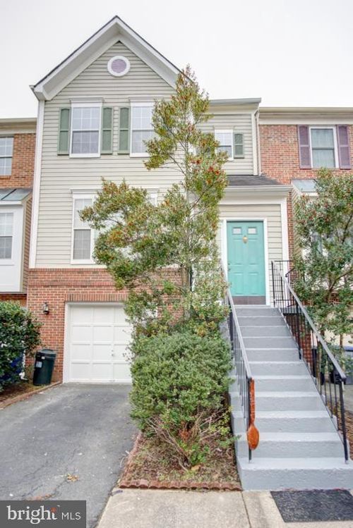 6912 Kerrywood Cir, CENTREVILLE, VA, 20121-5043 | Card Image