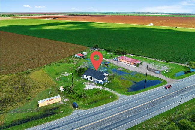 598 Business Highway 77, Home with 3 bedrooms, 2 bathrooms and null parking in Bishop TX | Image 28