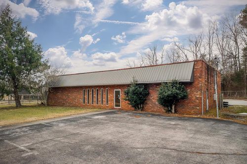 1410 Bradford Hicks Dr, Livingston, TN, 38570-2244 | Card Image