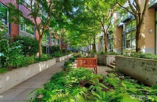 apt-130-530 Broadway E, Seattle, WA, 98102-5098 | Card Image
