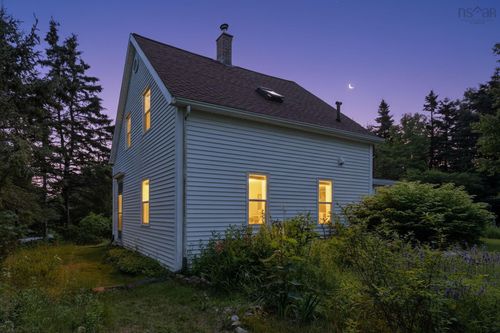 6864 St Margarets Bay Rd, Head Of St Margarets Bay, NS, B3Z1X9 | Card Image