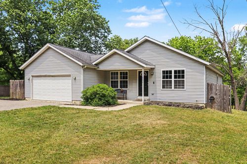 8836 Almena Dr, Kalamazoo, MI, 49009-7911 | Card Image