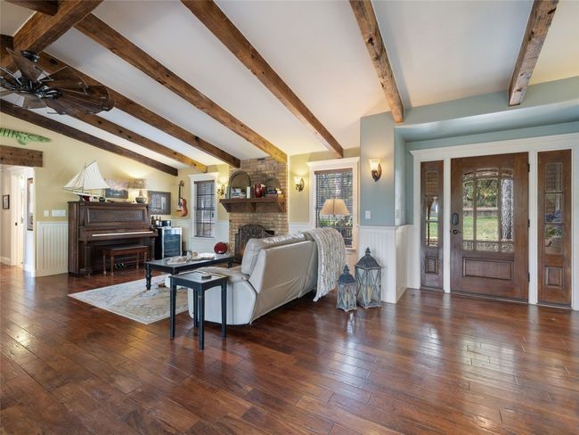 Sitting area in the great room. | Image 22