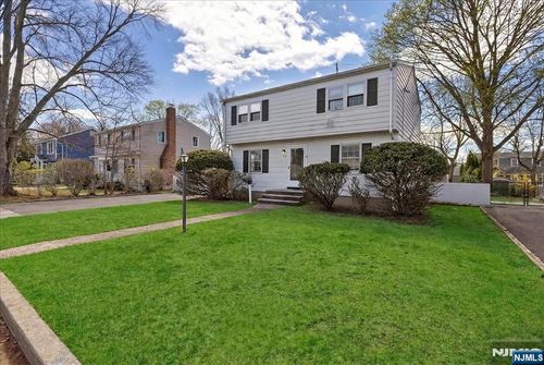 705 Wilson Ct, River Vale, NJ, 07675-6318 | Card Image