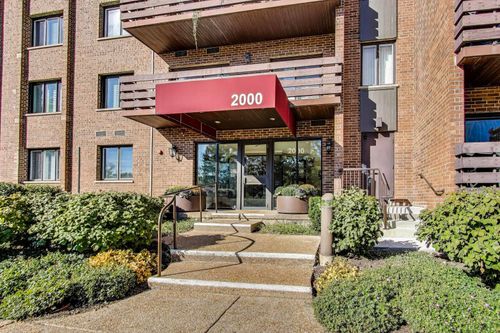 apt-310-2000 Chestnut Ave, Glenview, IL, 60025-1643 | Card Image
