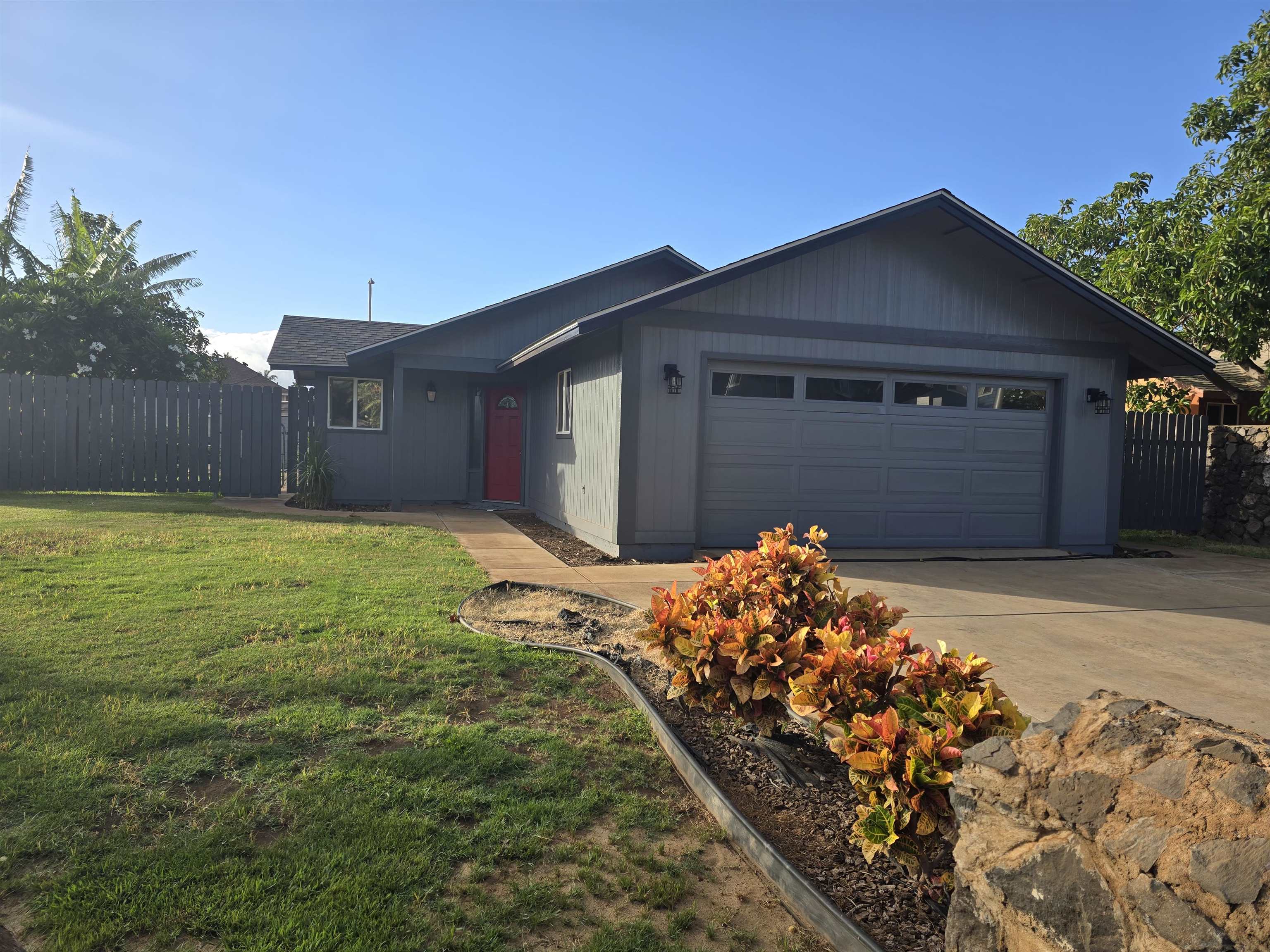 Hoopili Akau St, Kihei, HI 96753