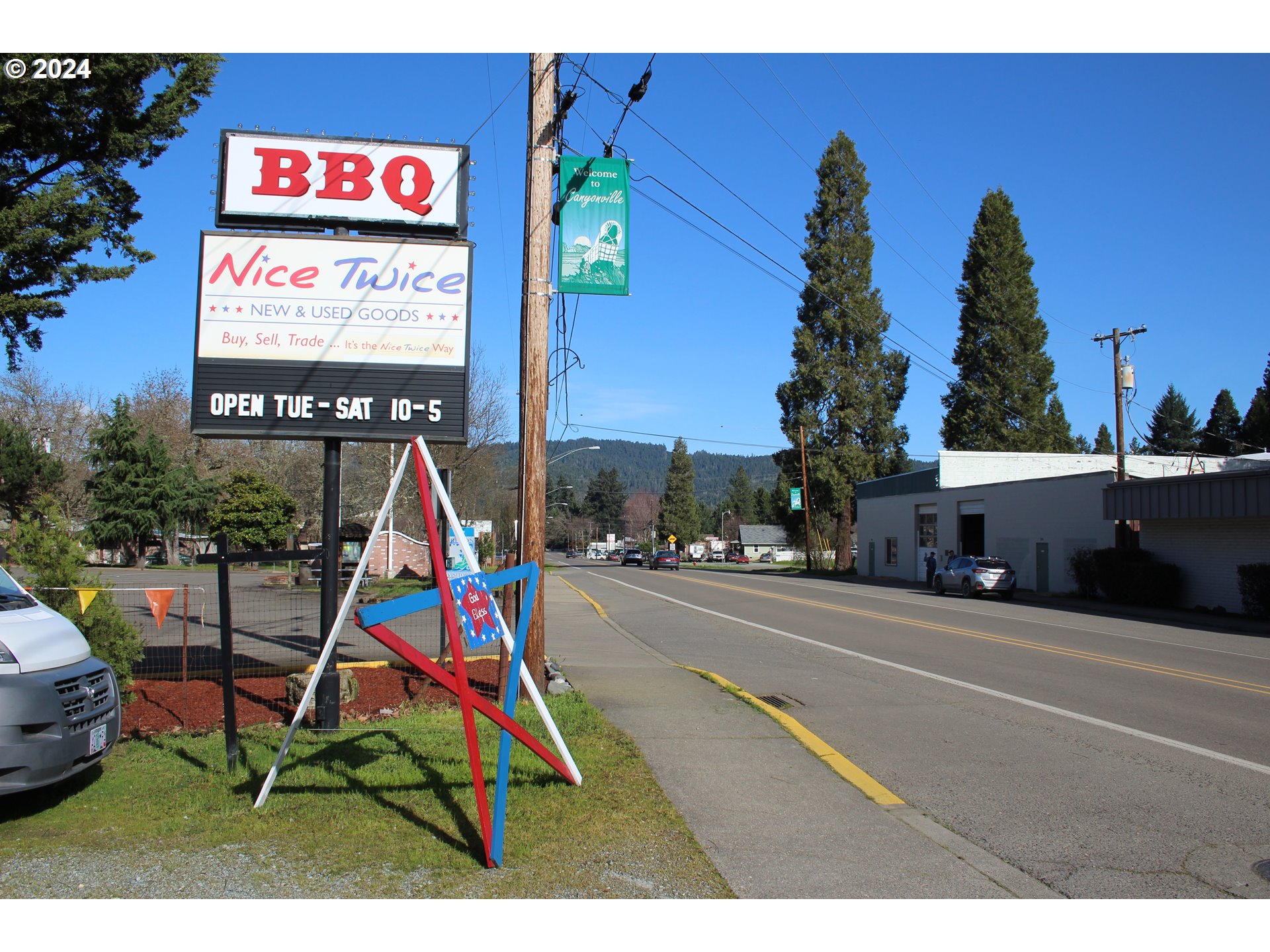 Commercial Sale in Canyonville 3