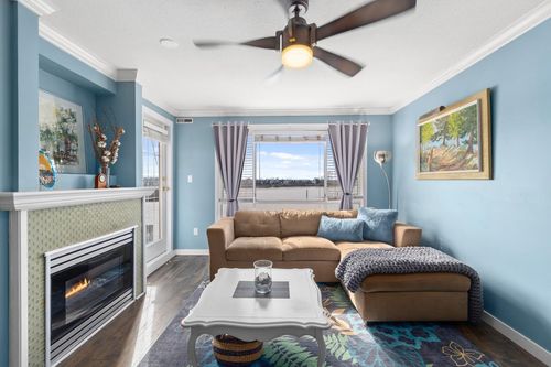 312-6 Renaissance Sq, New Westminster, BC, V3M6N8 | Card Image