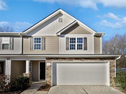 121 Woodbridge Cir, Mount Holly, NC, 28120-2362 | Card Image