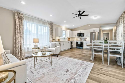 221 1 Ave Sw, Black Diamond, AB, T0L0H0 | Card Image