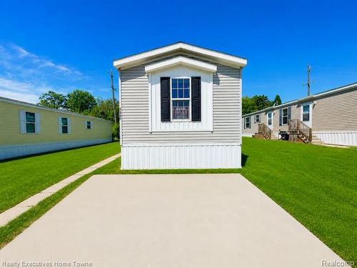 240-71597 Penny Court, Bruce Township, MI, 48065 | Card Image