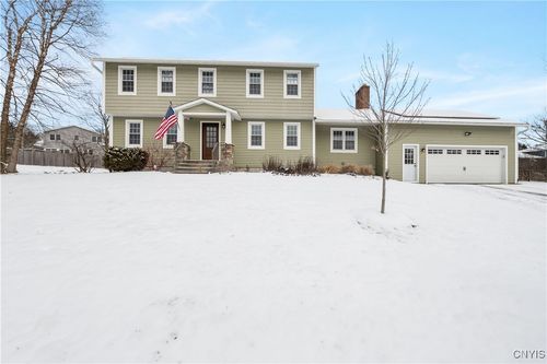 7651 Redcoat Cir, Manlius, NY, 13104-1504 | Card Image