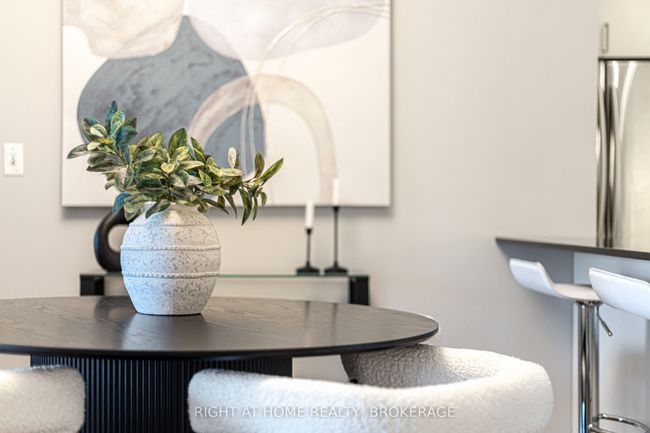 703 - 18 Beverley St, Condo with 3 bedrooms, 2 bathrooms and 2 parking in Toronto ON | Image 7