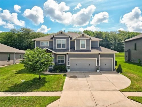 839 Creekmoor Pond Ln, Raymore, MO, 64083-8382 | Card Image