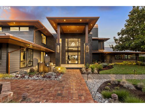 8015 Se Evergreen Hwy, Vancouver, WA, 98664-2301 | Card Image