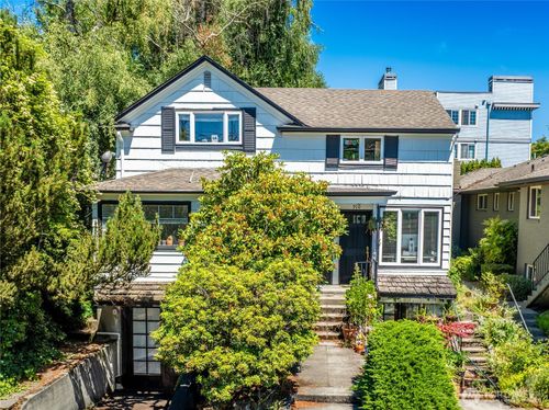 910 E Prospect Street, Seattle, WA, 98102 | Card Image