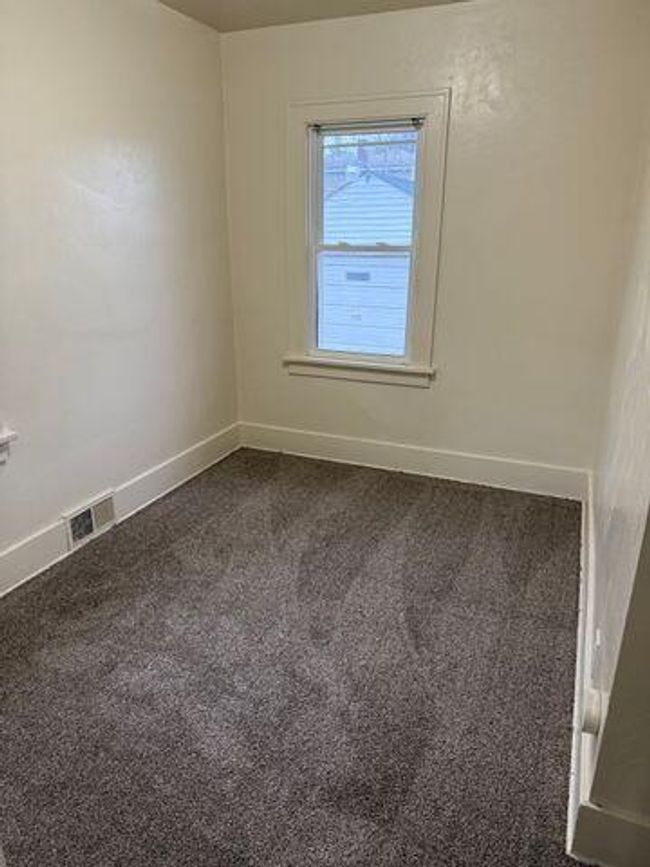 2844 Mackin Rd, House other with 2 bedrooms, 1 bathrooms and null parking in Flint MI | Image 12