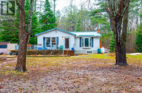 15 Benson Boulevard, Kawartha Lakes (Laxton/Digby/Longford), ON, K0M1K0 | Card Image