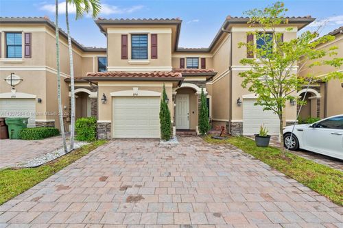 8945-8945 W 33rd Ave, HIALEAH, FL, 33018-1882 | Card Image