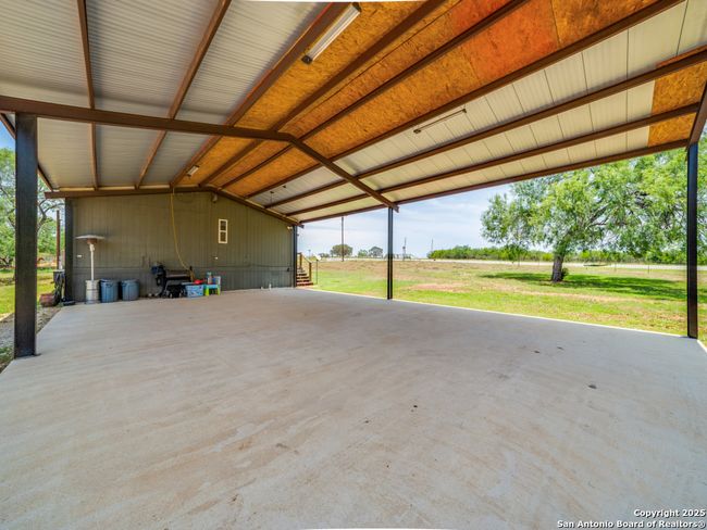 1271 Sandbranch Rd, House other with 3 bedrooms, 2 bathrooms and null parking in Bigfoot TX | Image 9