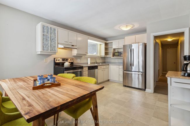 211 Trowbridge Ave, House other with 4 bedrooms, 2 bathrooms and 4 parking in London ON | Image 10