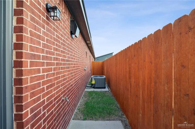 2A - 905 W 8 Th St, Condo with 2 bedrooms, 2 bathrooms and 2 parking in Mission TX | Image 13