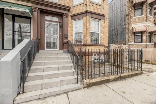 621 Faile St, Bronx, NY, 10474-6928 | Card Image