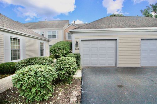 835 Suffield Sq, Lincolnshire, IL, 60069-3433 | Card Image
