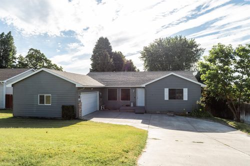1565 Ne 11th St, Benton City, WA, 99320-5555 | Card Image