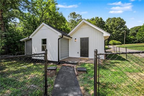 607 Truman St, Eden, NC, 27288-2739 | Card Image