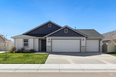 7925 E Bunker Hill St., Home with 3 bedrooms, 2 bathrooms and 3 parking in Nampa ID | Image 1