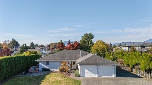6783 Vanmar Street, Chilliwack, BC, V2R2W1 | Card Image