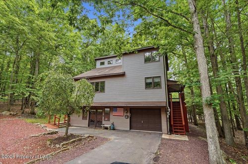 208 Owego Dr, Hazleton, PA, 18202-9139 | Card Image