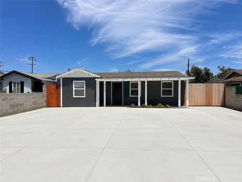 1113 S Golden West Ave, Santa Ana, CA, 92704-3203 | Card Image