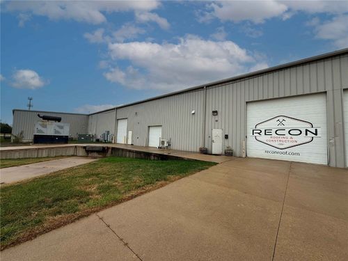 2-925 Marthas Way, Hiawatha, IA, 52233-2409 | Card Image