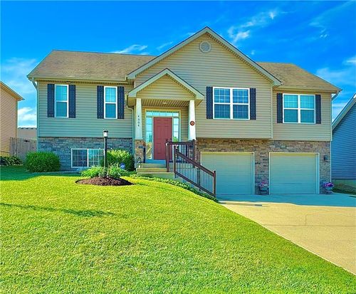 4004 Greywood Ln, Saint Joseph, MO, 64505-2401 | Card Image