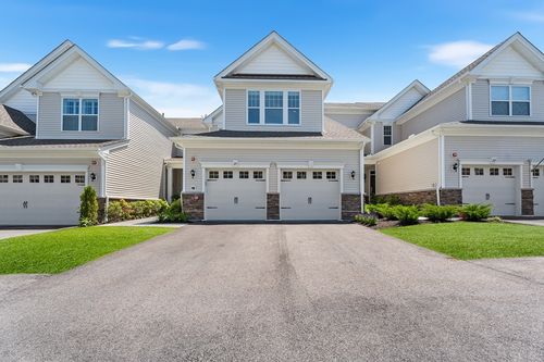 27-27 Richardson Dr, Millis, MA, 02054-0704 | Card Image