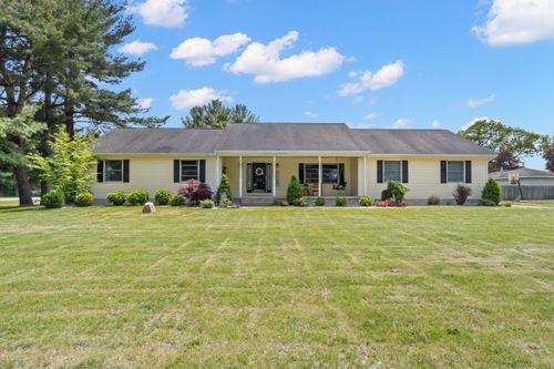 617 Ramsey Ln, Pleasant Lake, MI, 49272-9716 | Card Image