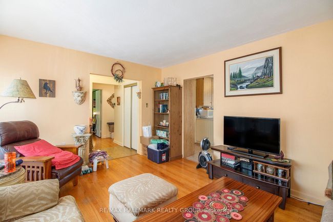 1036 Gill Ave, House other with 3 bedrooms, 2 bathrooms and 3 parking in Ottawa ON | Image 8