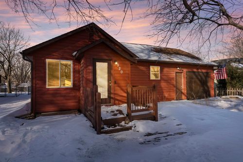 520 Barrett St S, Winsted, MN, 55395-7820 | Card Image