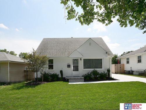 6945 Y St, Lincoln, NE, 68505-2275 | Card Image