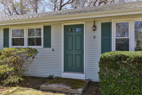 5 Woodvue Cir, Forestdale, MA, 02644-1012 | Card Image