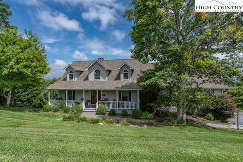 154 Scene A Rama Dr, Boone, NC, 28607-7053 | Card Image