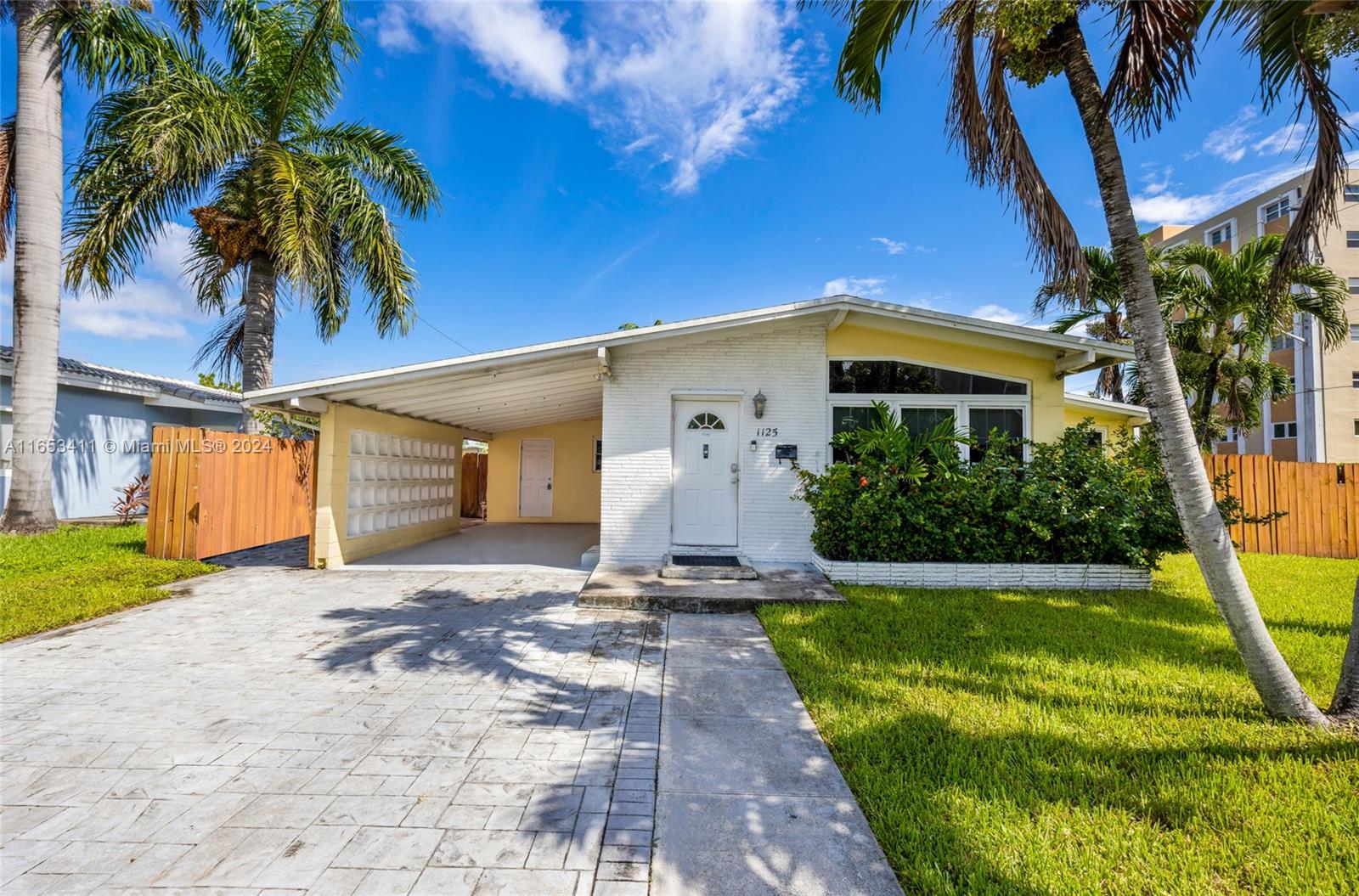 6th St, Hallandale Beach, FL 33009