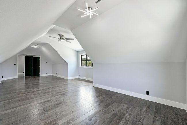This oversized bonus living area offers excellent flexibility for use of space, perfect for a game room, guest bunk bed room, playroom, and more. | Image 28