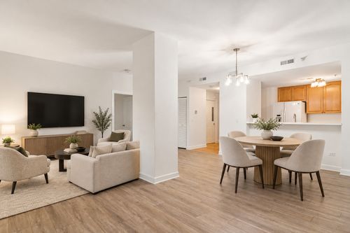 508-44 N Vail Ave, Arlington Heights, IL, 60005-5809 | Card Image