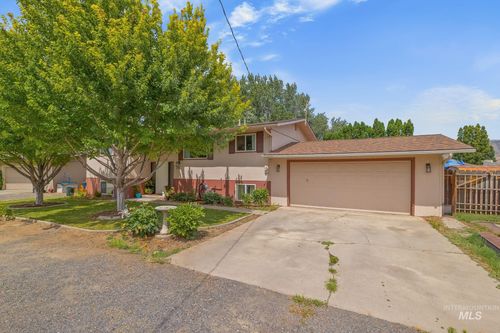 2390 Rolling Hills Dr, Clarkston, WA, 99403-1264 | Card Image