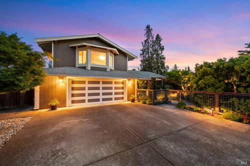 15 Glen Ct, Napa, CA, 94558-4467 | Card Image