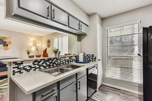 2523-2501 Wickersham Ln, Austin, TX, 78741-4684 | Card Image